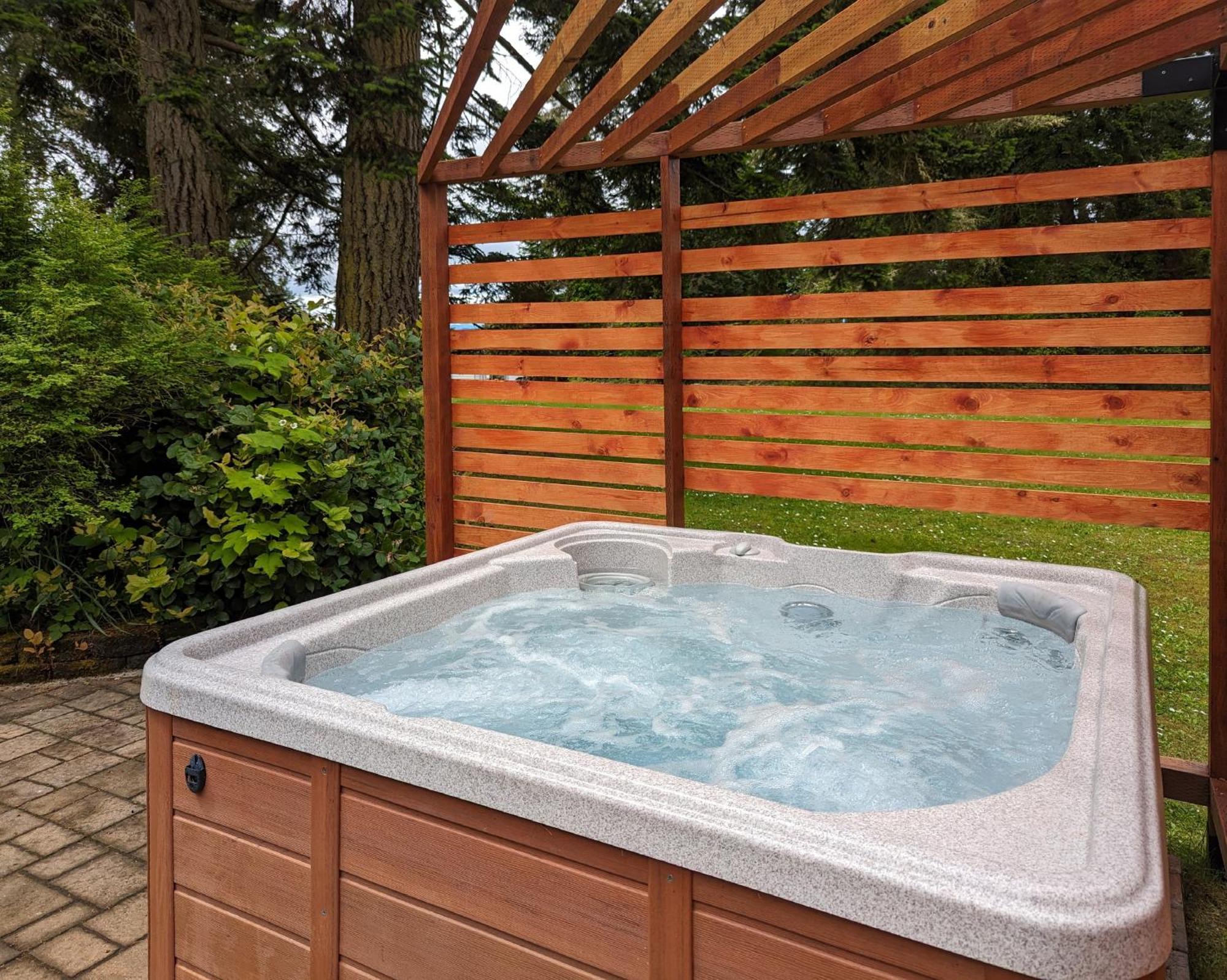 Fox Paws Luxury Cabin - Hot Tub, Fire Pit & Pines! Hansville Kültér fotó